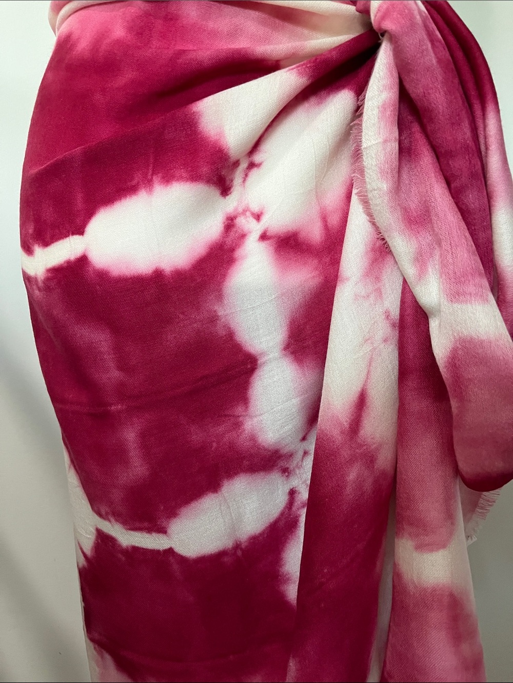 Tommy Bahama Pink and White Tie-Dye Swim Sarong Wrap %100 wool - Picture 2 of 11